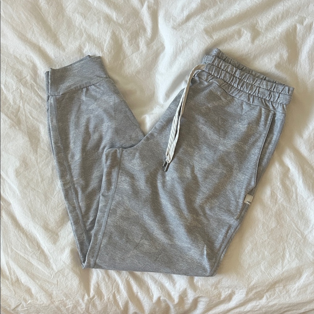 Vuori Performance Joggers Light Heather Grey Camo